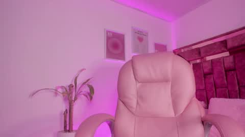 Snapshot of celestecute_ chatting on February 10, 2025, 5:58 am Celeste INSTAGRAM Celestecute 01 online show from February 10, 2025, 5:58 am