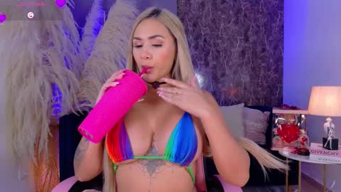   online show from October 23, 2025, 8:07 pm