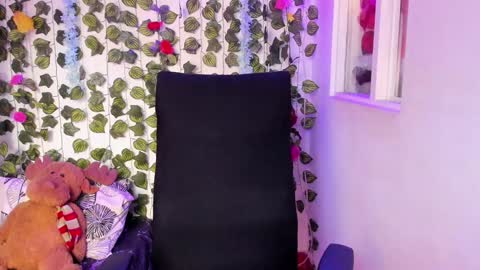 Snapshot of celestinepurple chatting on December 2, 2024, 5:04 pm Celestineeeeee online show from December 2, 2024, 5:04 pm