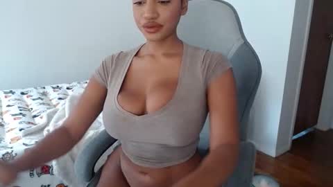 Celine Costas online show from November 19, 2025, 5:02 pm