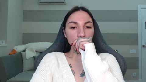 Kate online show from February 26, 2025, 3:21 am