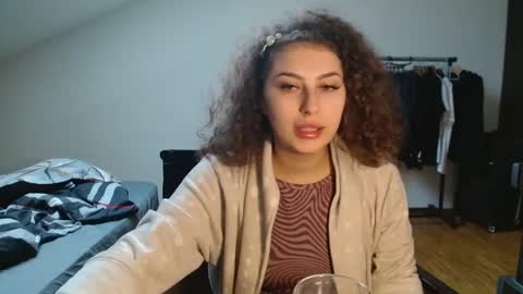 Stephanieblisss online show from January 6, 2025, 11:29 am