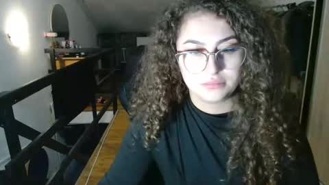 Stephanieblisss online show from March 3, 2026, 4:24 pm