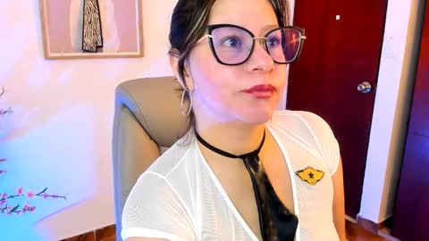 chanell online show from November 10, 2025, 12:48 pm