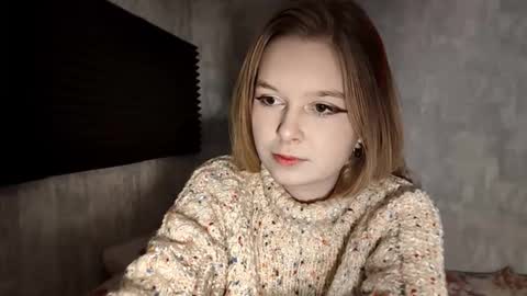 Lia online show from December 18, 2025, 7:58 am