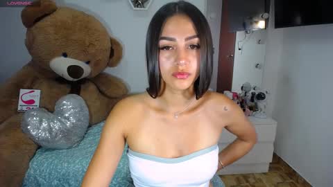 Isabella online show from February 26, 2025, 9:32 am