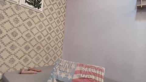 Raquel  online show from February 5, 2025, 12:06 pm