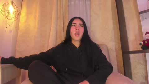 Chantall online show from December 3, 2024, 3:09 am