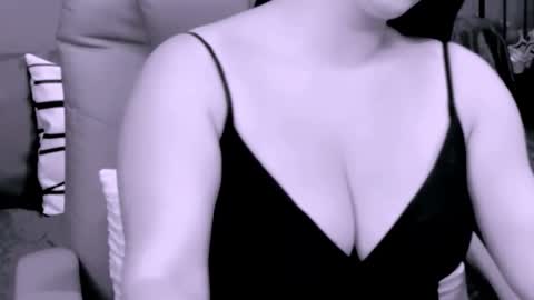 Snapshot of chantallovely chatting on September 29, 2025, 4:28 am The Queen online show from September 29, 2025, 4:28 am