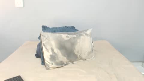 chantel87_ online show from October 14, 2025, 6:47 am