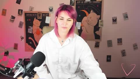 Suzanna Snow online show from October 24, 2025, 5:04 am