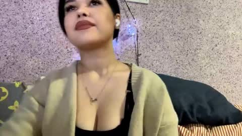 Lola online show from January 14, 2026, 2:12 pm