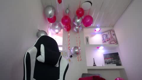 charis 2 online show from November 13, 2025, 8:08 pm