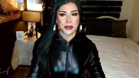 charismatic_apple online show from February 15, 2026, 7:54 pm