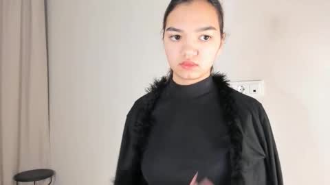 MIchelle online show from November 24, 2025, 7:41 am