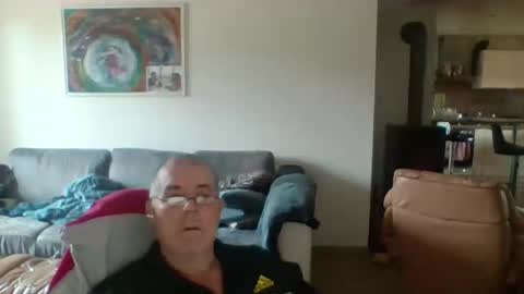 Snapshot of charles6064 chatting on October 28, 2025, 9:46 am charles6064 online show from October 28, 2025, 9:46 am