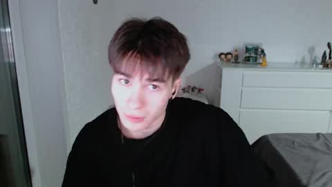 charleshanson69 online show from November 5, 2025, 4:29 pm