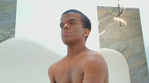 charlie_walkerr online show from May 16, 2026, 12:51 am