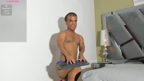 charlie_walkerr online show from June 6, 2026, 12:32 pm