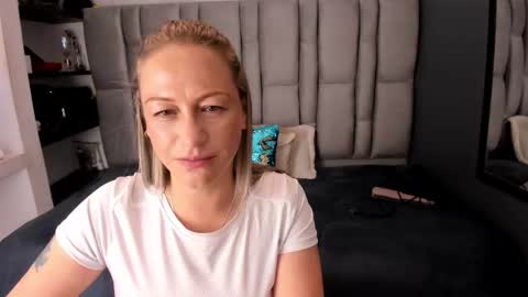 Charlot milf online show from November 27, 2025, 11:56 am