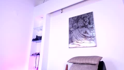 Charlote online show from January 19, 2025, 2:04 am