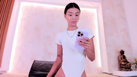 Charlote online show from April 13, 2026, 8:25 pm