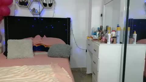 charlotte_027 online show from February 23, 2026, 3:26 am