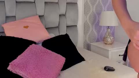 Snapshot of charlotte__08 chatting on October 22, 2025, 7:35 pm Charlotte online show from October 22, 2025, 7:35 pm