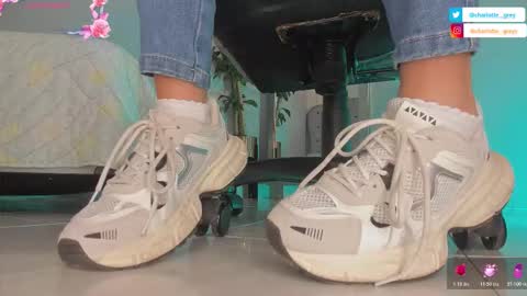 charlotte  grey online show from October 25, 2025, 8:25 pm