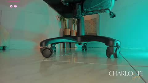 charlotte  grey online show from December 2, 2025, 7:42 pm