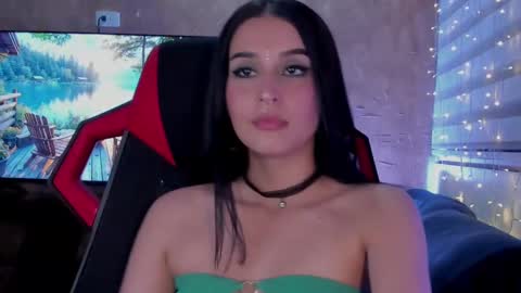 Charlotte  online show from February 23, 2025, 3:35 am