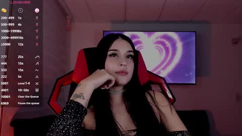 Charlotte  online show from September 10, 2025, 11:38 pm