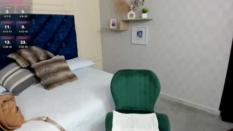 Charlotte Mayers online show from September 23, 2025, 11:57 am