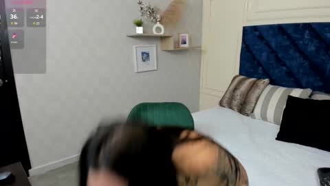 Charlotte Mayers online show from October 6, 2025, 11:29 am