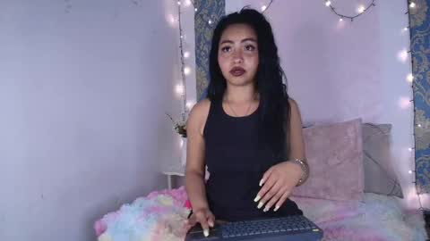 charlotte_princess_1 online show from April 23, 2026, 3:19 am