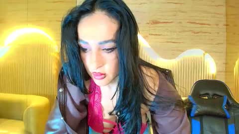 Charlotte  online show from January 14, 2026, 2:50 am