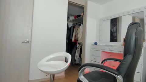 Yuli online show from January 14, 2026, 3:45 am