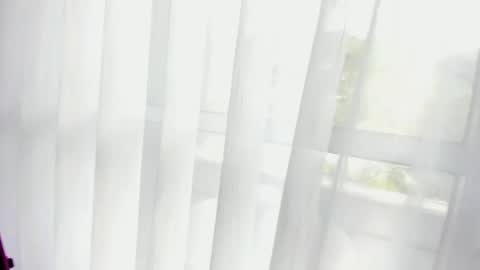 Yuli online show from April 24, 2026, 5:37 pm