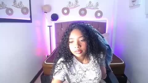 charlotte_walker1 online show from March 10, 2025, 2:06 am