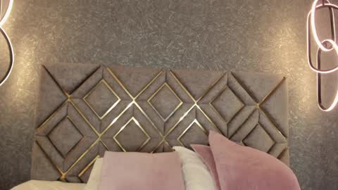 Charlotte  online show from February 3, 2025, 10:54 pm