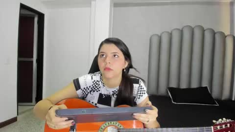 charlottee_starr online show from January 5, 2026, 7:50 pm