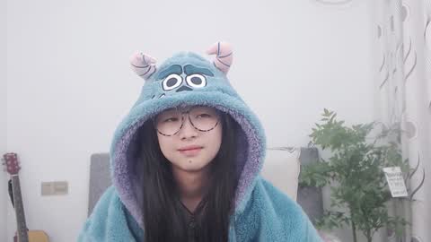 Snapshot of charlottelin chatting on January 3, 2025, 10:19 pm Charlotte online show from January 3, 2025, 10:19 pm