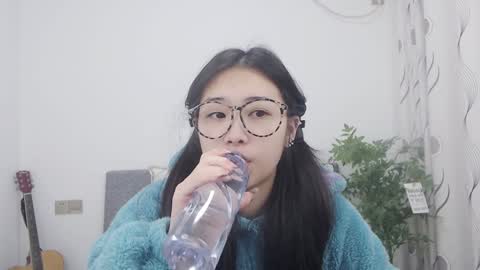 Snapshot of charlottelin chatting on January 4, 2025, 7:23 pm Charlotte online show from January 4, 2025, 7:23 pm