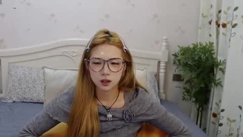 Snapshot of charlottelin chatting on October 20, 2025, 2:39 pm Charlotte online show from October 20, 2025, 2:39 pm