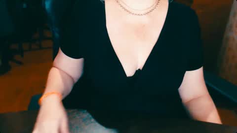 CharlotteXTasty online show from January 24, 2025, 1:14 pm