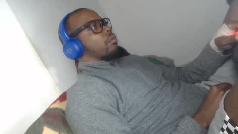 charly_vergonti_ online show from October 8, 2025, 10:35 am