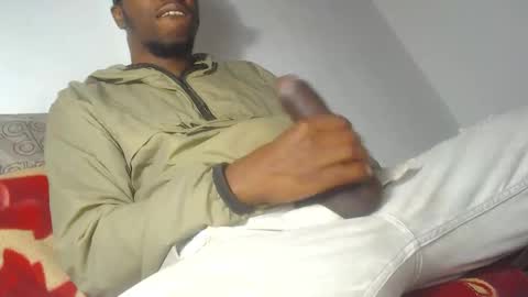 charly_vergonti_ online show from October 12, 2025, 2:10 am