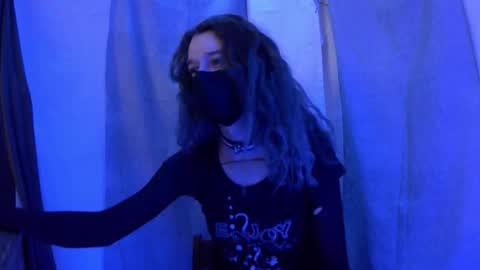 Snapshot of charlydestroyer chatting on December 20, 2024, 2:27 pm charly dest online show from December 20, 2024, 2:27 pm