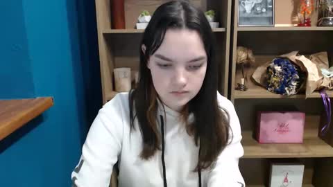 Julliette online show from December 1, 2025, 7:24 am