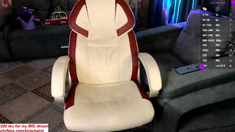 Kira online show from April 16, 2026, 9:39 pm